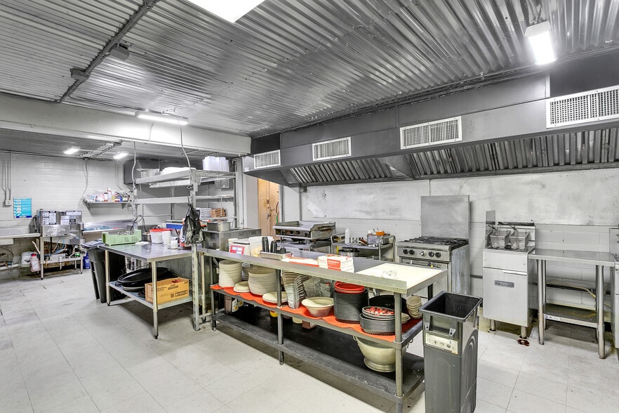 More Photos Of 201 Baughman Ave, Jeannette Restaurant For Sale