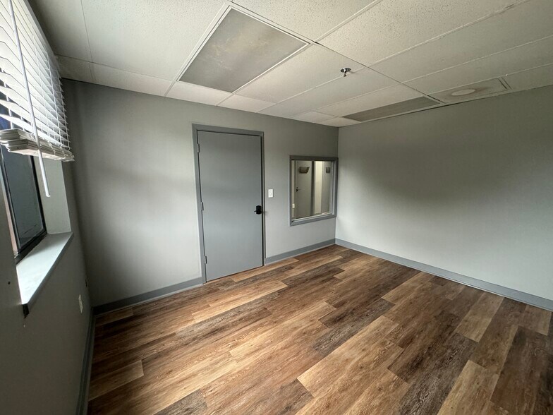 More Photos Of 1726 E Church St, Jacksonville Coworking Space