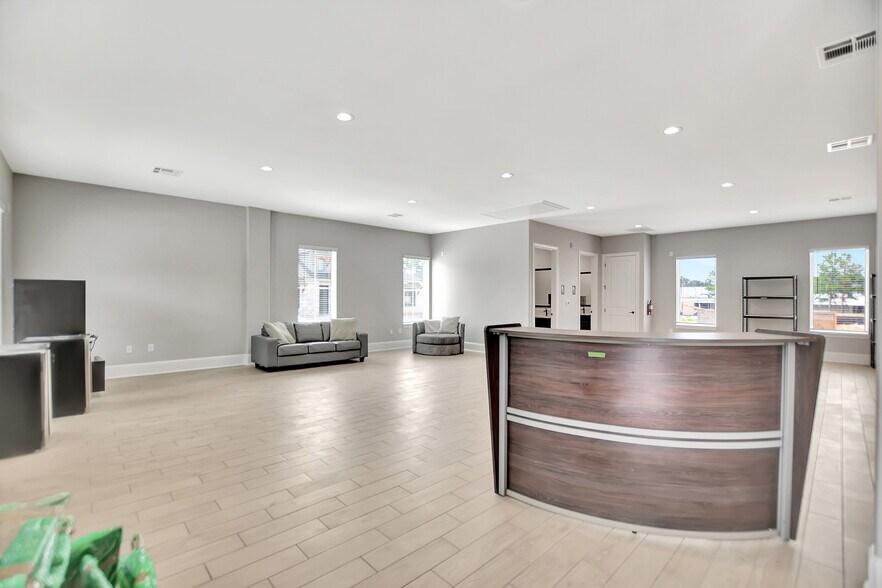 More Photos Of 31360 Nichols Sawmill Rd, Magnolia Medical For Lease