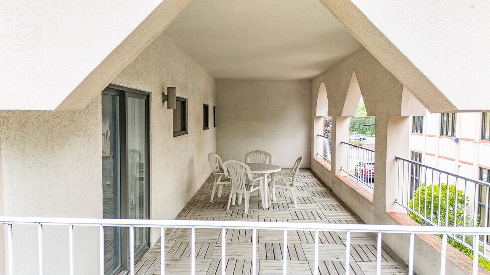 More Photos Of 3120 Collins Ferry Rd, Morgantown Medical For Sale