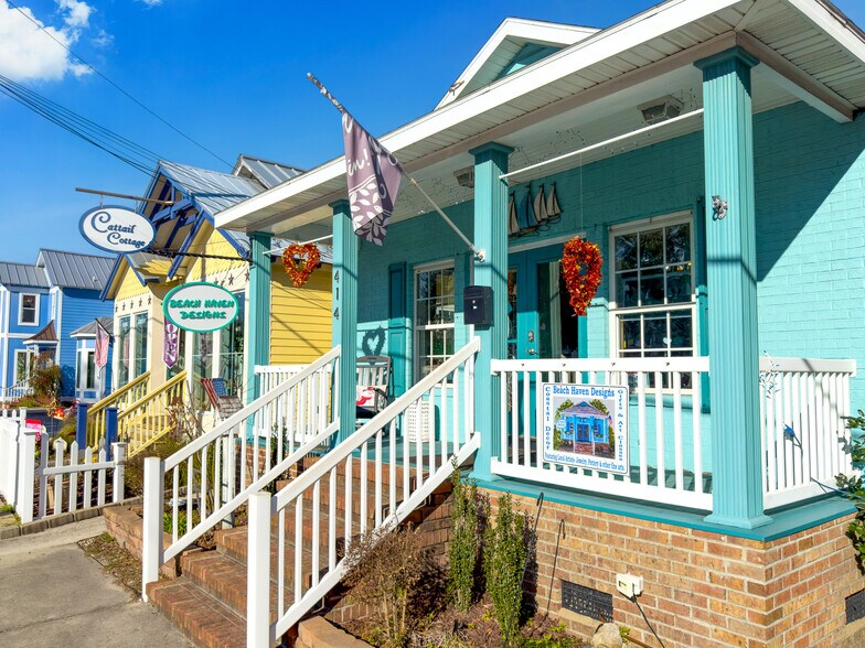Primary Photo Of 414 N Howe St, Southport Office For Sale