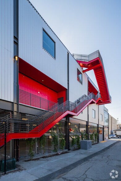 More Photos Of 212 Eucalyptus Dr, El Segundo Office For Sale