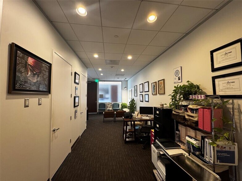 More Photos Of 5920 W William Cannon Dr, Austin Unknown For Lease