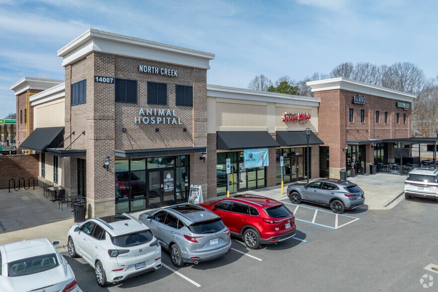 More Photos Of 14013 N Creek Village Dr, Huntersville Unknown For Lease