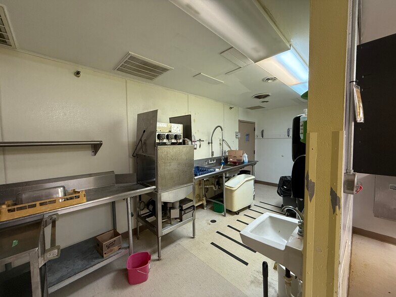 More Photos Of 702 Cedar Ave, Laurel Multifamily For Sale