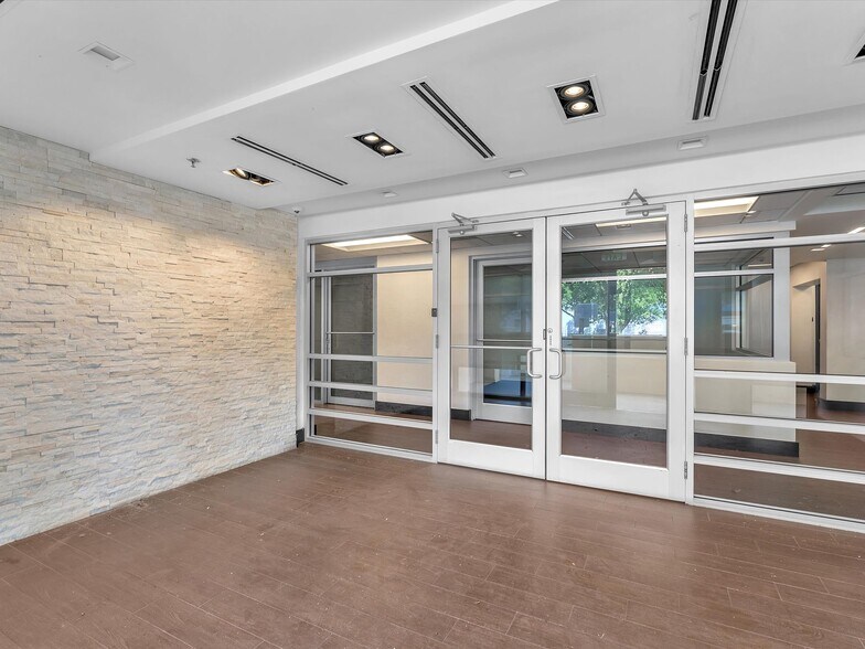 More Photos Of 2797 NW 105th Ave, Miami Warehouse For Lease