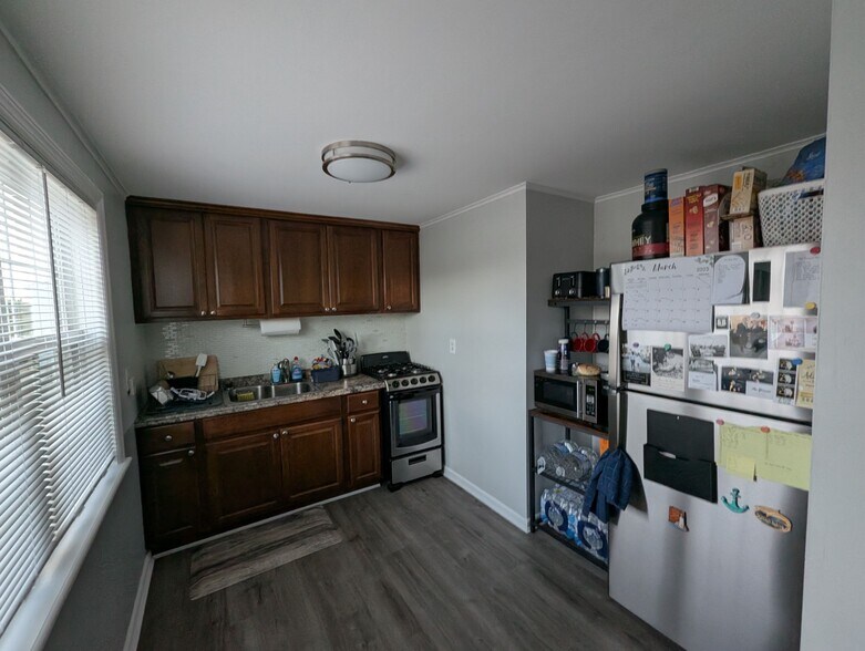 More Photos Of 28 Bohack Ct, Sayville Apartments For Sale