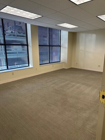 More Photos Of 35 N 4th St, Columbus Office For Lease