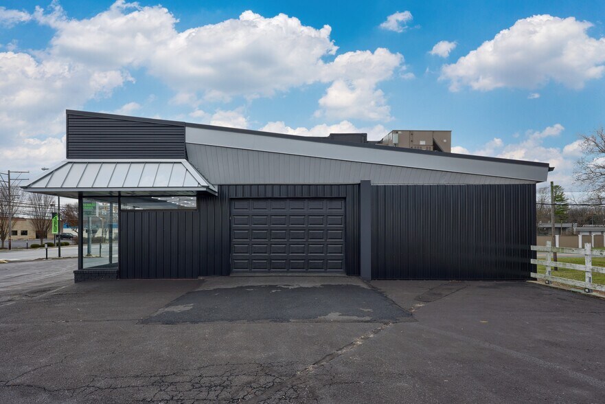 More Photos Of 1310 Manheim Pike, Lancaster Freestanding For Sale