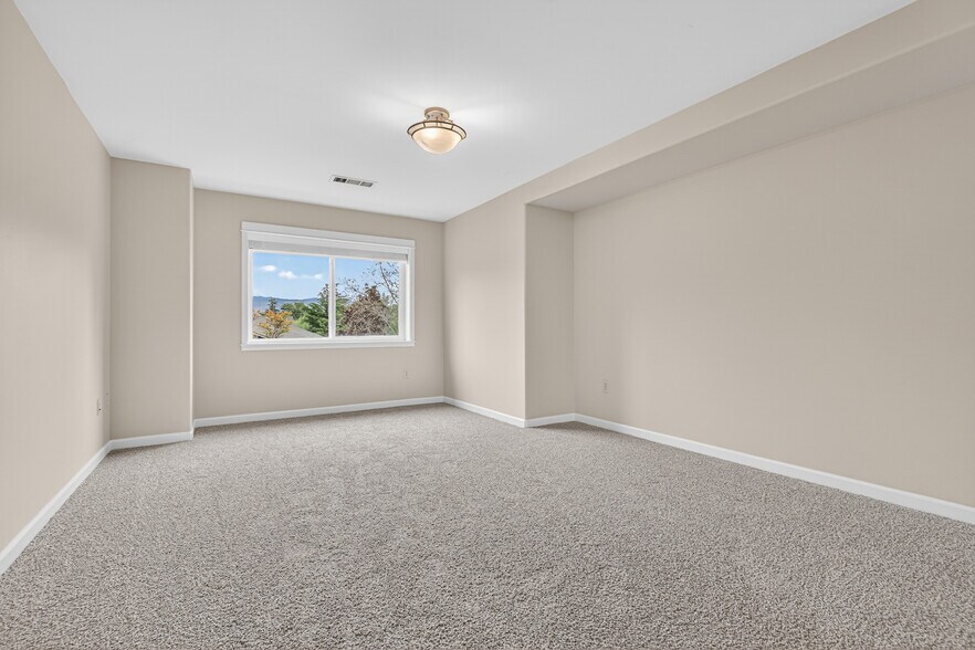 More Photos Of 230 Grant St, Ashland Apartments For Sale