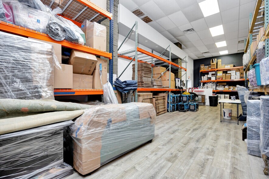 More Photos Of 429 W Main St, Patchogue Freestanding For Lease