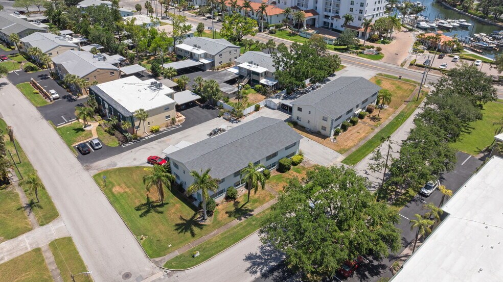More Photos Of 500 Bayview Dr NE, Saint Petersburg Apartments For Sale