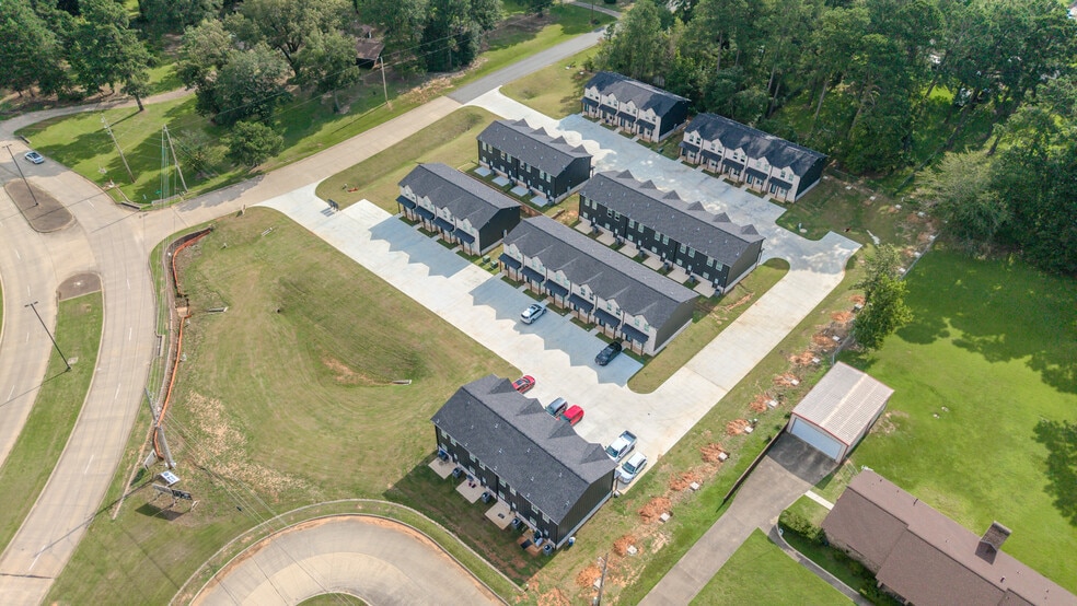 More Photos Of 6702 University Ave, Texarkana Apartments For Sale