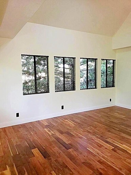 More Photos Of 1610 Oak St, Solvang Office For Lease