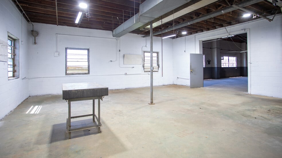 More Photos Of 3812 Bennington Ave, Kansas City Industrial For Sale