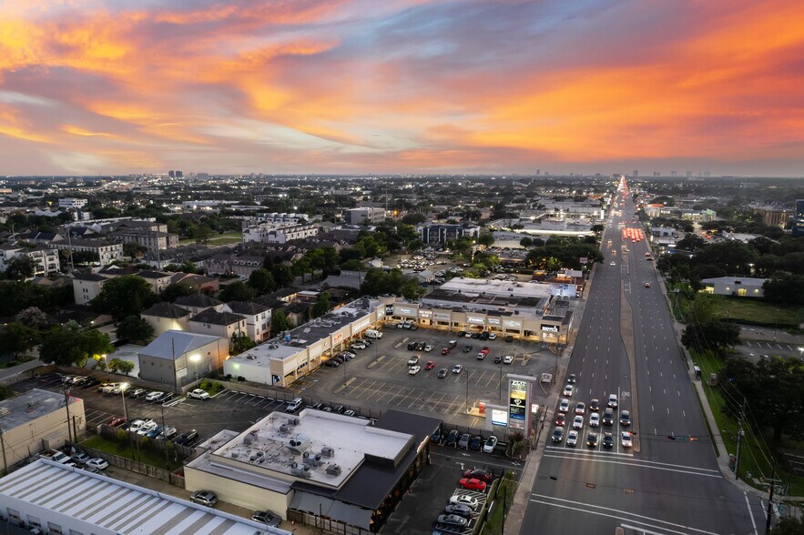 More Photos Of 5757 Westheimer Rd, Houston Unknown For Lease