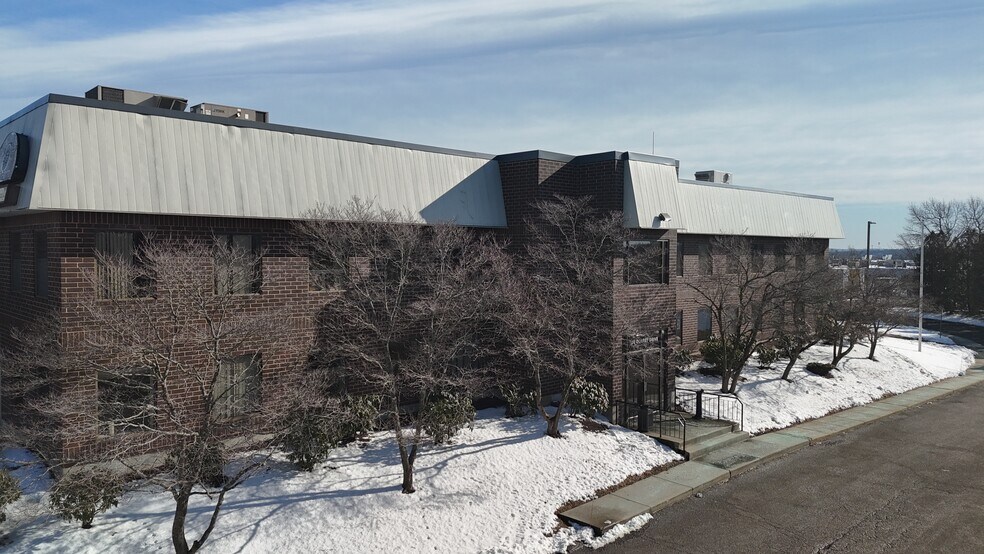 More Photos Of 120 Quarry Dr, Milford Warehouse For Lease