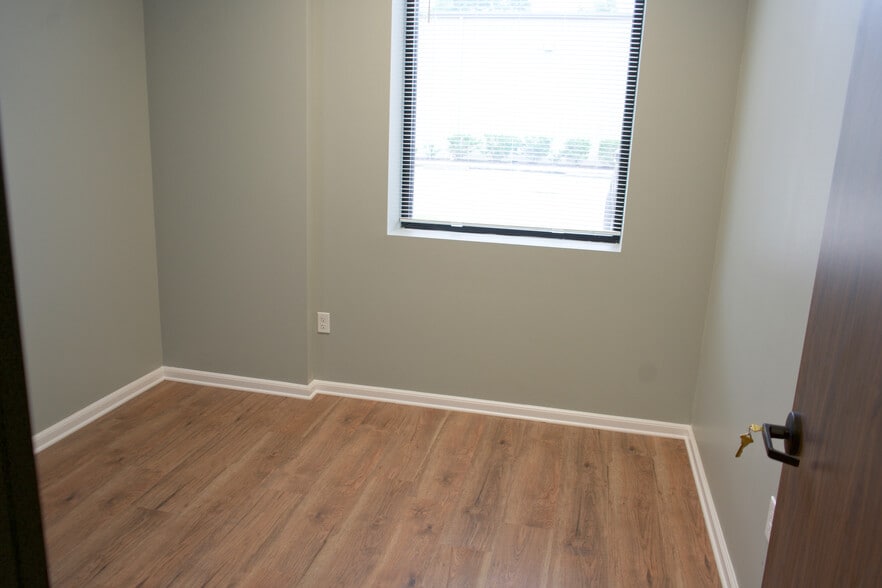 More Photos Of 8717 Humble Westfield Rd, Humble Warehouse For Sale