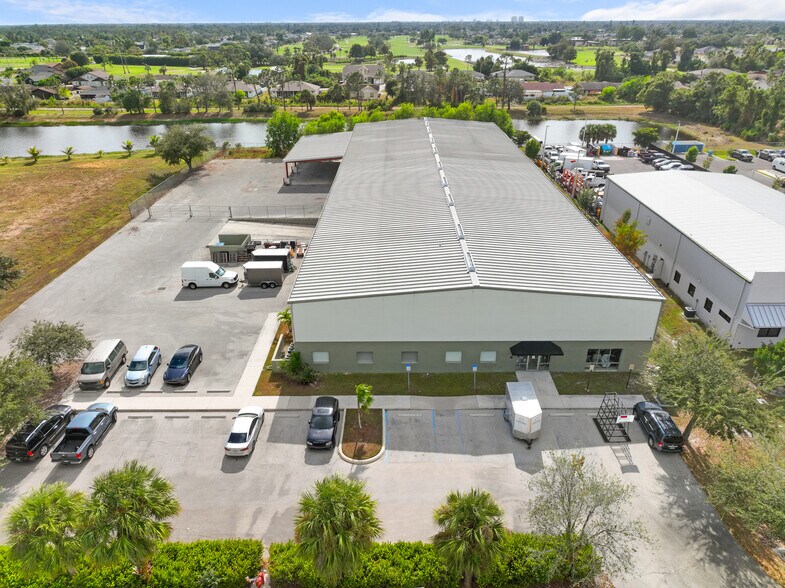 More Photos Of 7899 Drew Cir, Fort Myers Warehouse For Lease