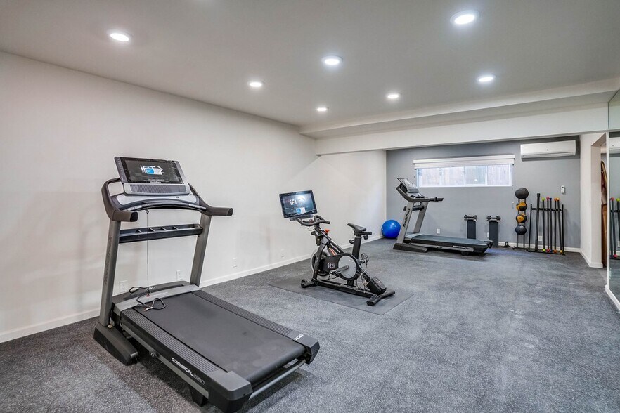 More Photos Of 621 E 99th St, Inglewood Apartments For Sale