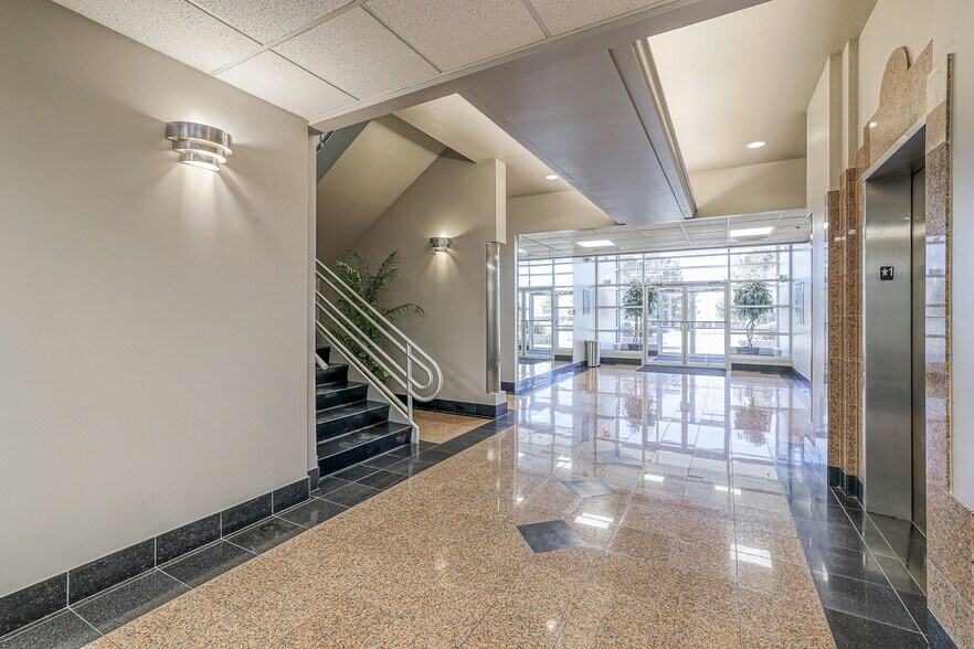 More Photos Of 10502 NW Ambassador Dr, Kansas City Office For Lease