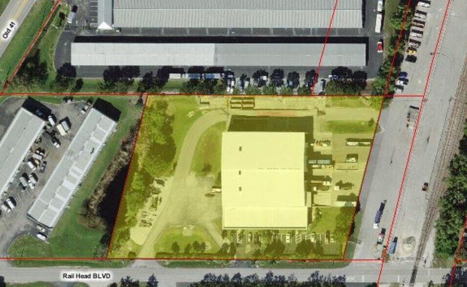 More Photos Of 1401 Rail Head Blvd, Naples Warehouse For Lease