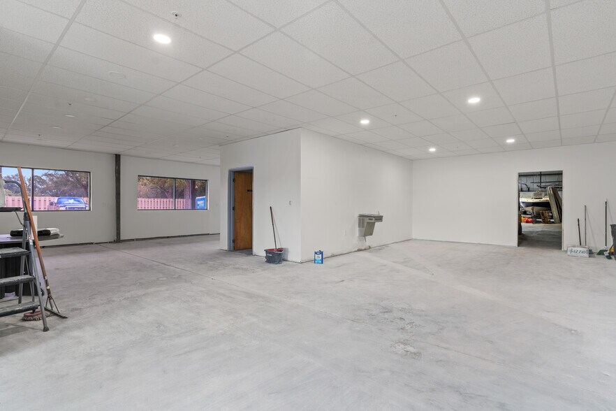 More Photos Of 5300 Ulmerton Rd, Clearwater Industrial For Lease