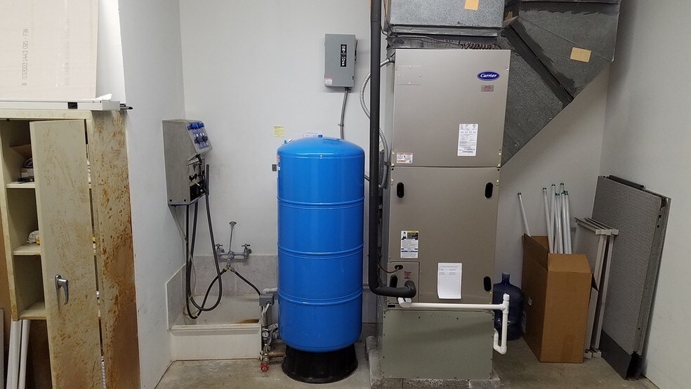 More Photos Of 8208 Salyer Dr, Wallops Island Office For Lease