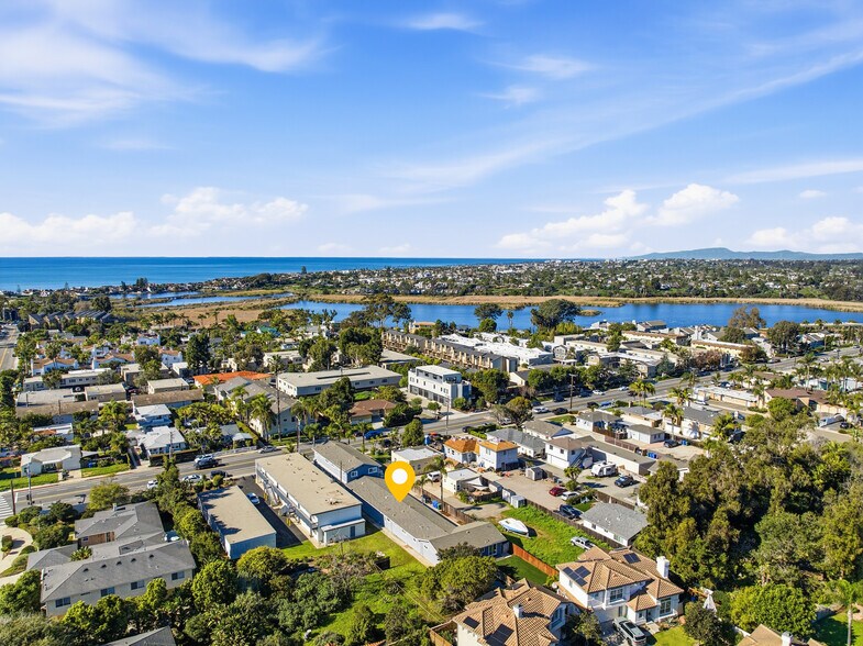 More Photos Of 2652 Jefferson St, Carlsbad Apartments For Sale