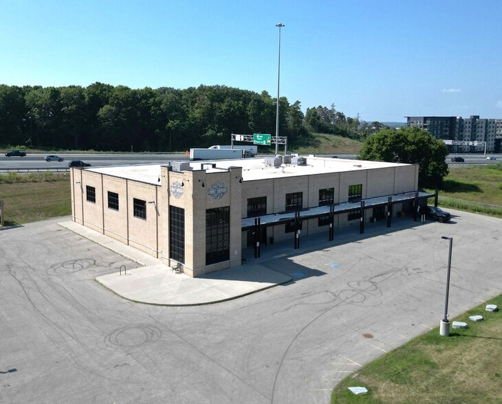 More Photos Of 310 Holiday Inn Dr, Cambridge Auto Dealership For Sale