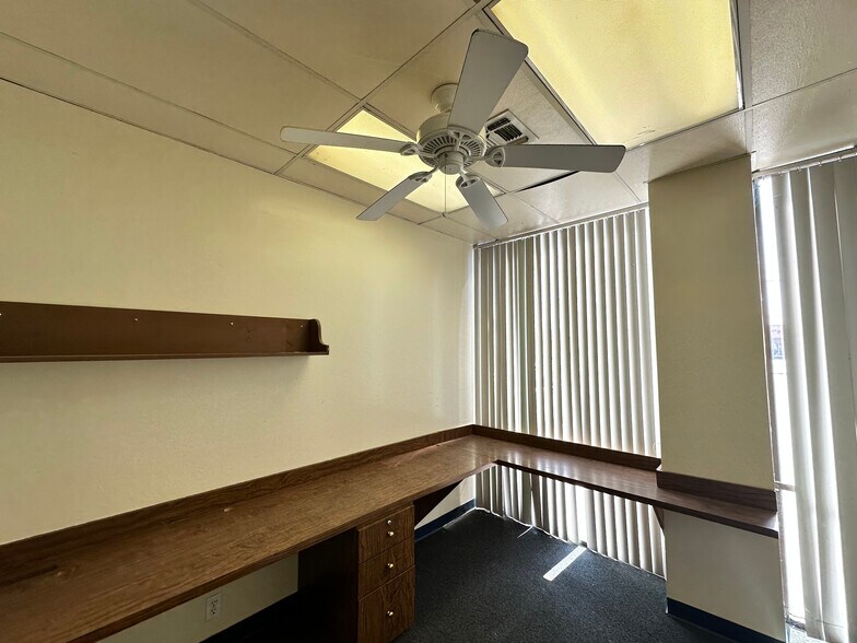 More Photos Of 1327-1329 SW Military Dr, San Antonio Medical For Lease
