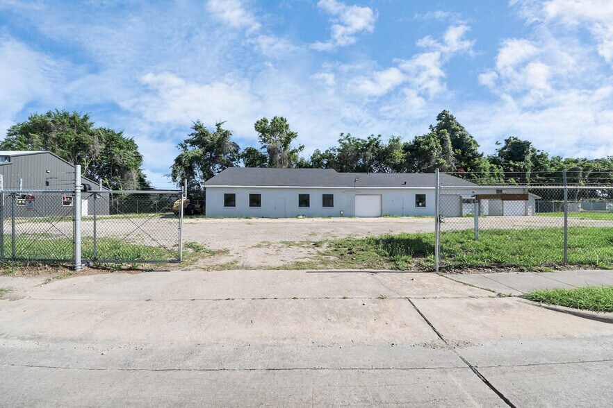 More Photos Of 11980 Alief Clodine Rd, Houston Light Distribution For Sale