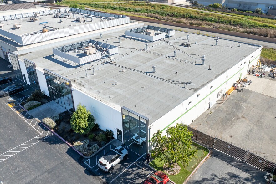 More Photos Of 1290 Reamwood Ave, Sunnyvale Research And Development For Lease