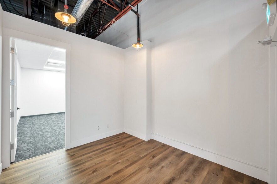 More Photos Of 17750 65A Av, Surrey Showroom For Sale