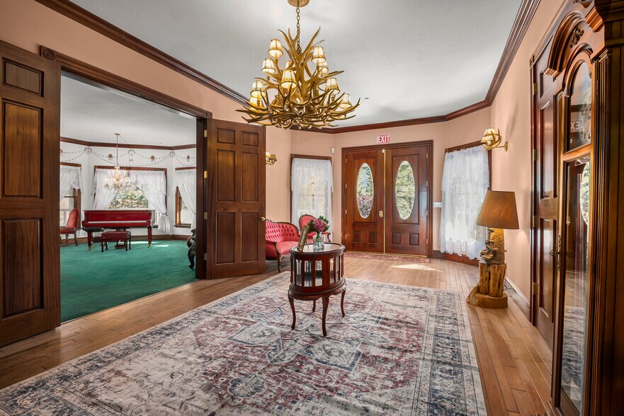 More Photos Of 790 California 2, Wrightwood Specialty For Sale