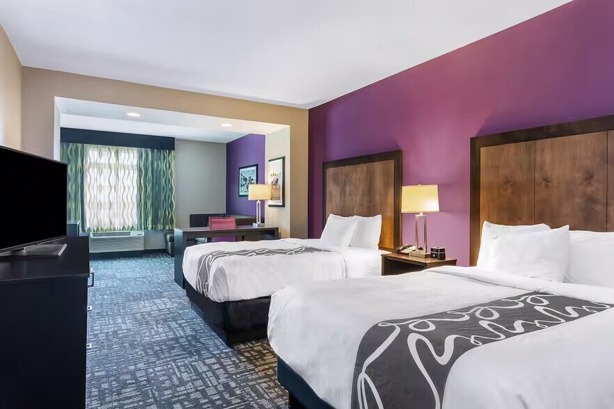 More Photos Of 1314 W Interstate 20, Monahans Hotel For Sale