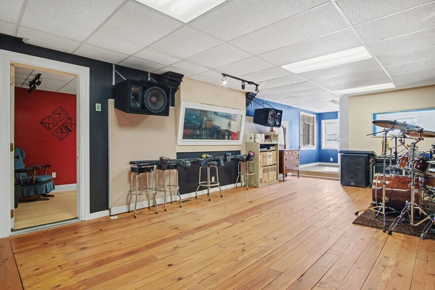 More Photos Of 328 Lake Road East Frk, Hamlin Restaurant For Sale