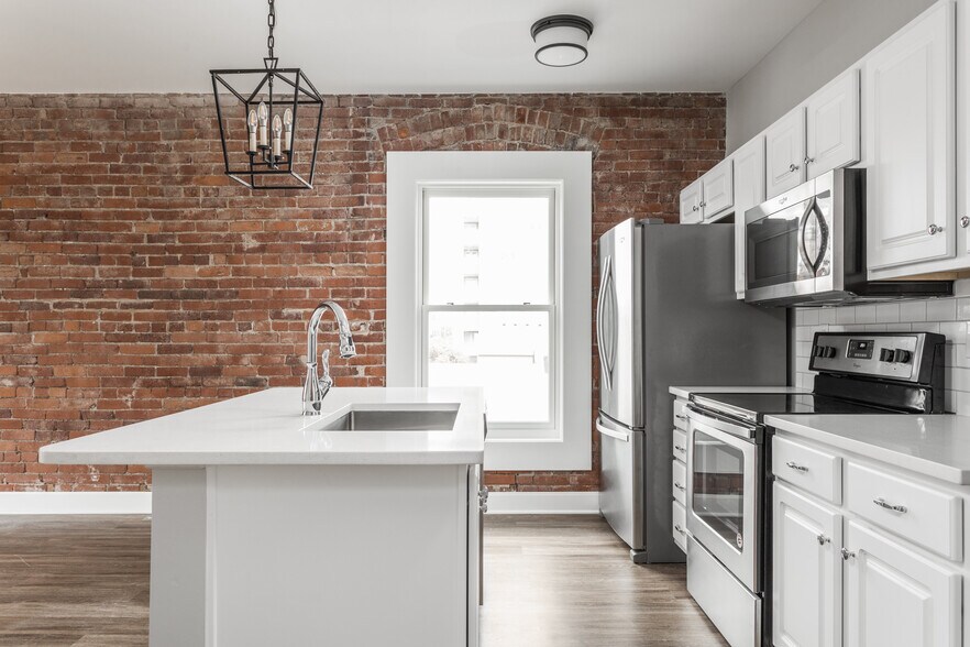 More Photos Of 505 N College Ave, Indianapolis Apartments For Sale