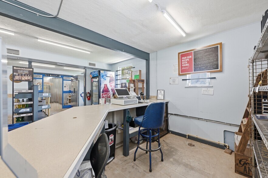 More Photos Of 1148 County Road 309, Crescent City Restaurant For Sale