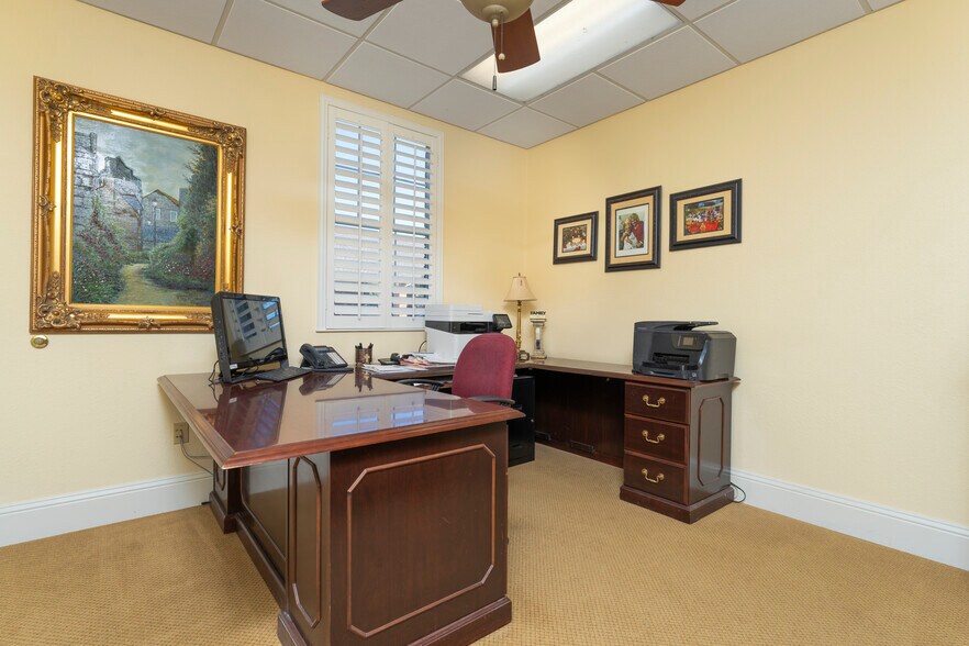 More Photos Of 2308 Michigan Ct, Arlington Office For Sale