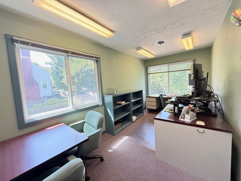 More Photos Of 3501-3511 SE Milwaukie Ave, Portland Office For Sale