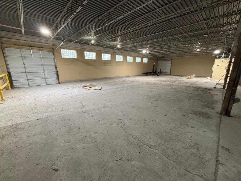 More Photos Of 104 Lee St, Lodi Manufacturing For Sale
