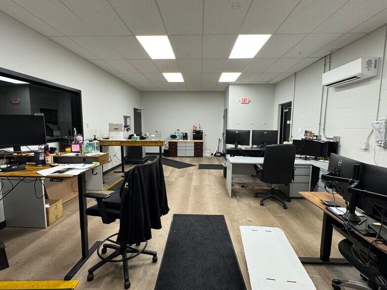More Photos Of 3701 Main St, Elkhart Industrial For Lease
