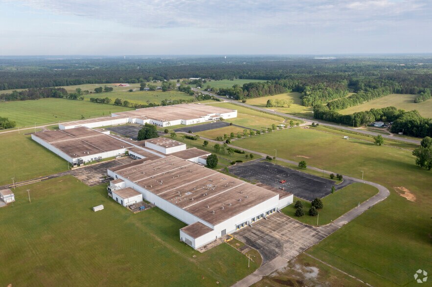 More Photos Of 3145 Elmore Rd, Wetumpka Manufacturing For Lease