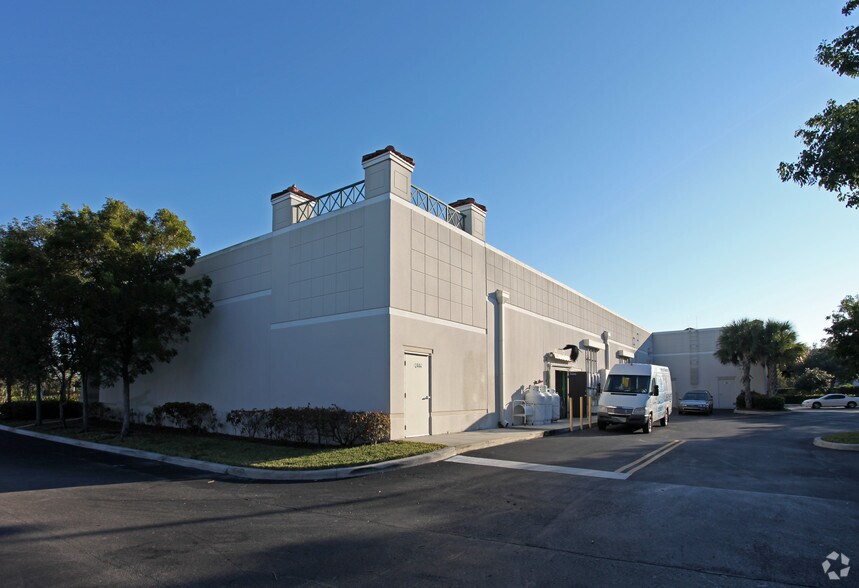 More Photos Of 12430-12448 W Atlantic Blvd, Coral Springs Unknown For Lease