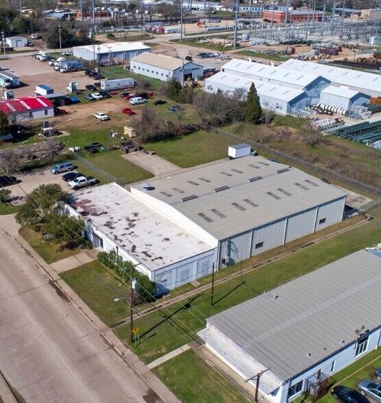 More Photos Of 610 W Carson St, Bryan Warehouse For Sale