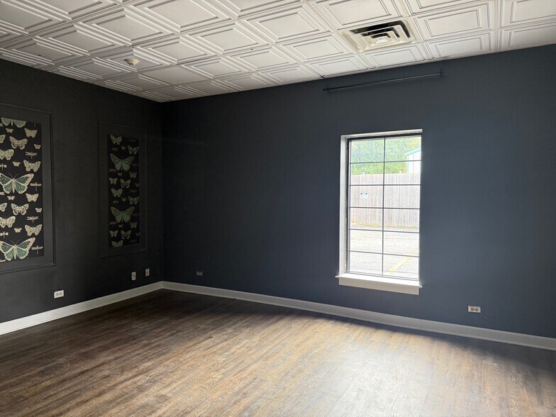 More Photos Of 616 Childs St, Wheaton General Retail For Lease