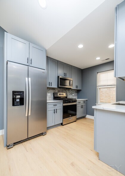 More Photos Of 6126 Eberhart ave, Chicago Apartments For Sale