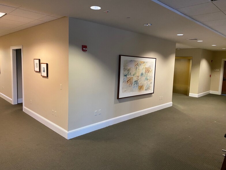 More Photos Of 150 Central Ave, Holland Office For Lease