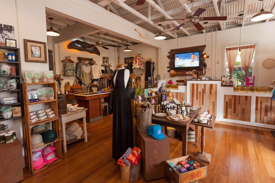 More Photos Of 69 Hana Hwy, Paia Freestanding For Sale